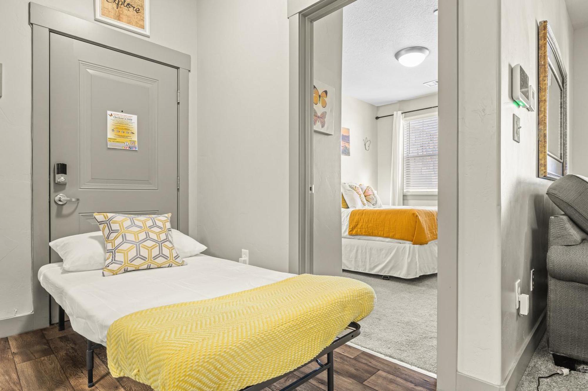 Butterfly Themed Kings Apartment With Private Garage & Access To Lux Hot Tub, Bbq & Gym South Jordan Exterior foto
