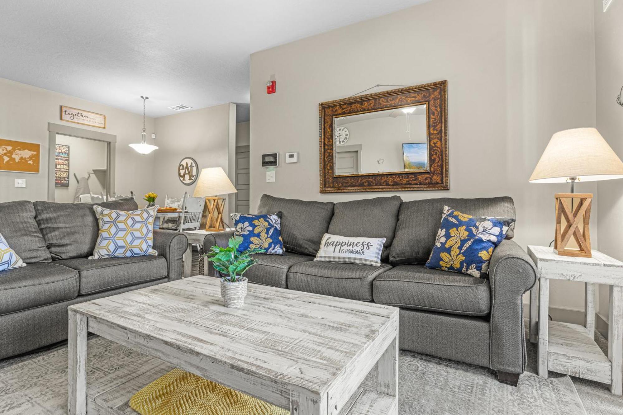 Butterfly Themed Kings Apartment With Private Garage & Access To Lux Hot Tub, Bbq & Gym South Jordan Exterior foto